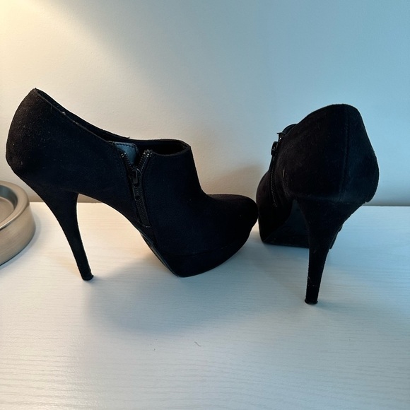 MOSSIMO Shoes - Picture 4 of 5